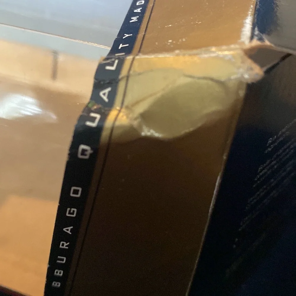 Burago 1997 Viper GTS Coupe - Picture 7 of 9